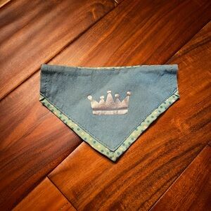 Blue dog crown collar attachment bandana